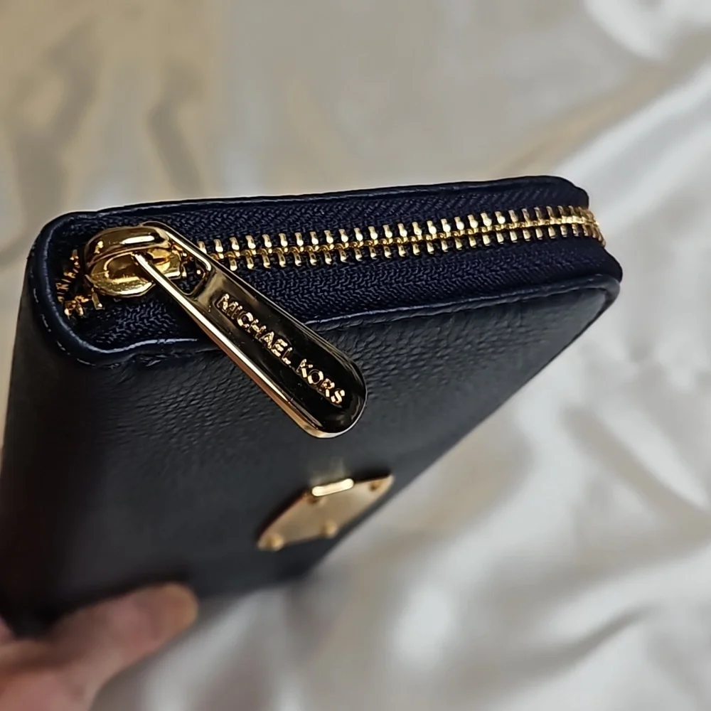 Michael Kors Zip Around Wallet clutch NAVY BLUE Gold Hardware - Picture 5 of 12